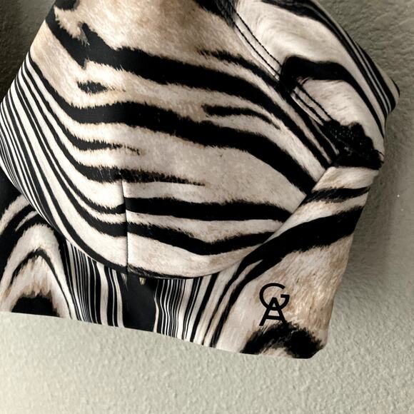 Good American Natural Swirl Strap Back Halter Bra - Brown Black - 2 - Picture 3 of 6